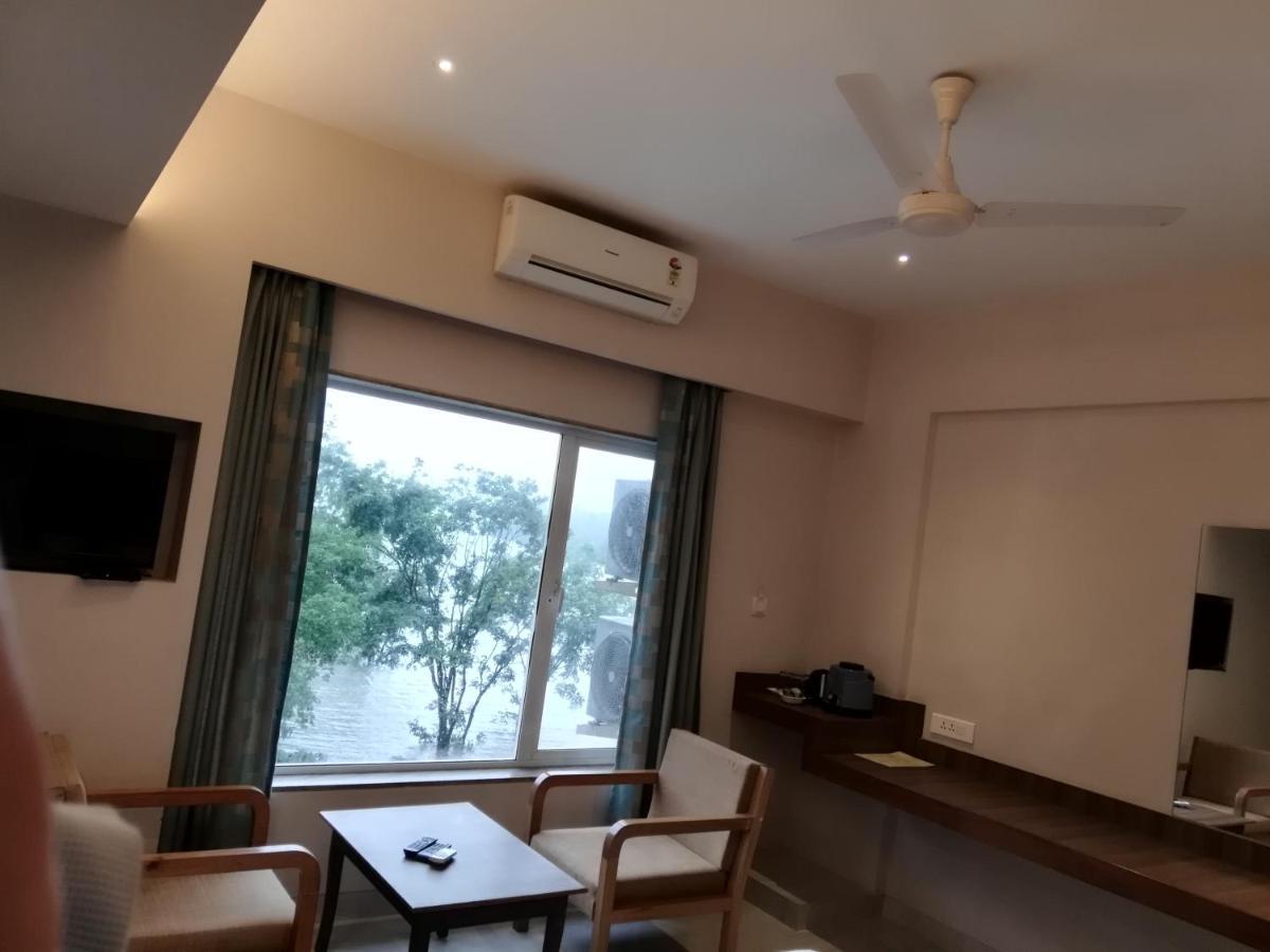 Lake View Resort Lonavala Exterior foto