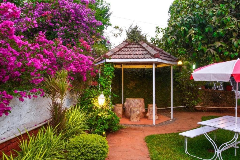 Lake View Resort Lonavala Exterior foto