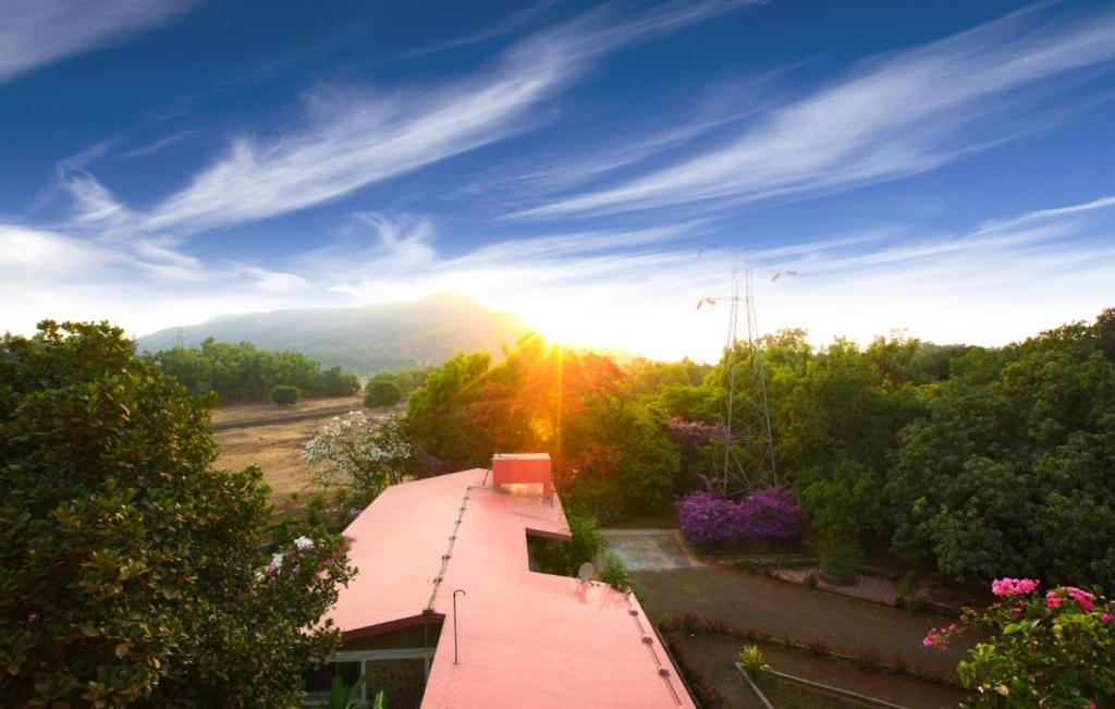 Lake View Resort Lonavala Exterior foto